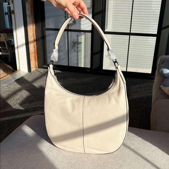 The Aspen Leather Crescent Bag in Ivory - Picture 4 of 12